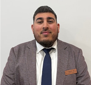 Staff member Mohammed Ramadan  from ID_d3e3252e26c3