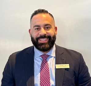 Staff member CARLOS GONZALEZ from ID_15dff6b0d4ae