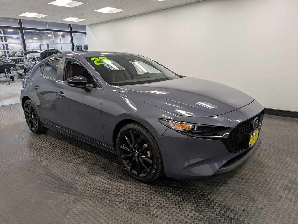 2023 Mazda Mazda3 Hatchback 2.5 s Carbon photo 3