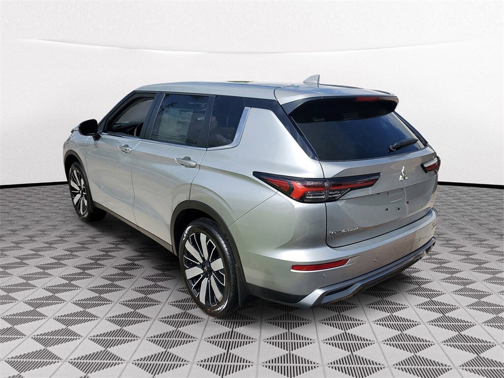 New 2025 Mitsubishi Outlander SE SUV