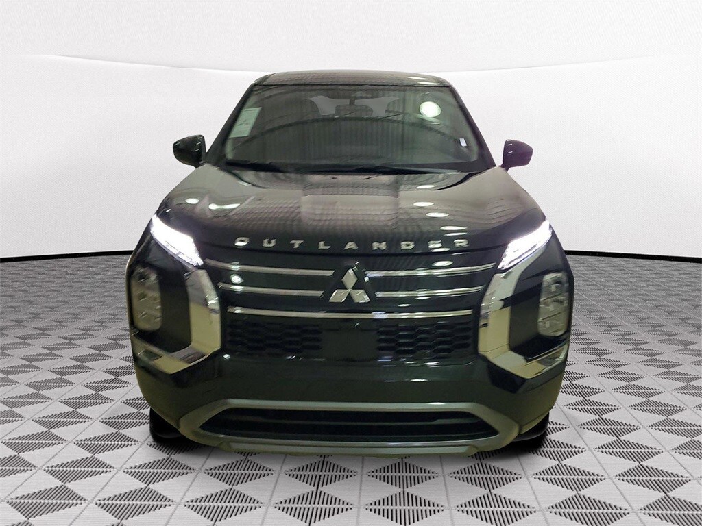 New 2025 Mitsubishi Outlander SE SUV
