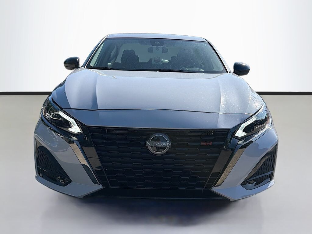 New 2025 Nissan Altima SR Sedan