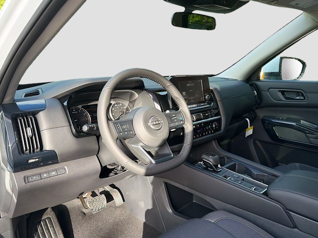 New 2025 Nissan Pathfinder SV SUV