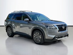 2025 Nissan Pathfinder SL SUV