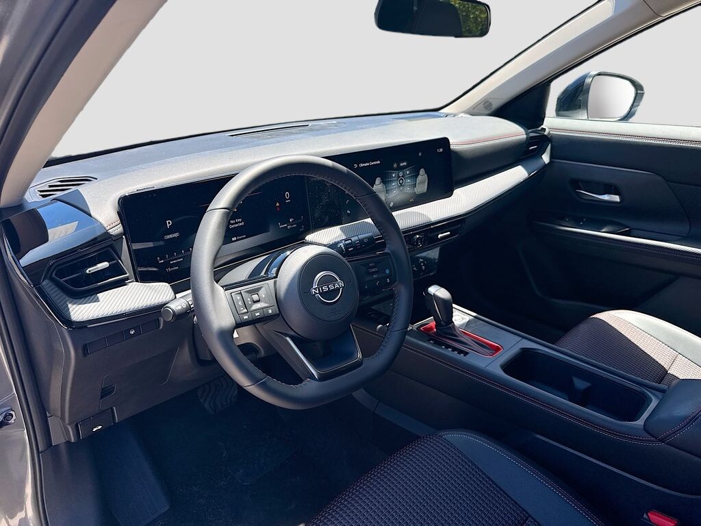 New 2025 Nissan Kicks SR SUV