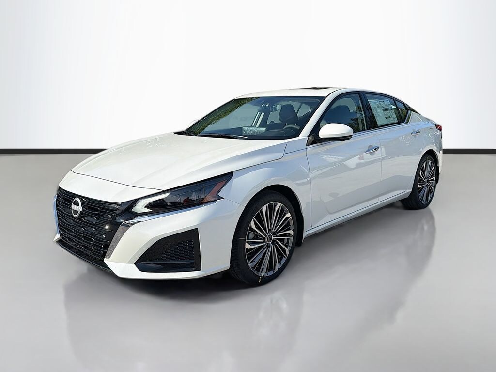 New 2025 Nissan Altima SL Sedan