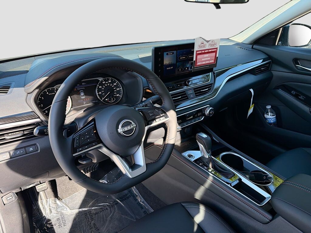 New 2025 Nissan Altima SR Sedan