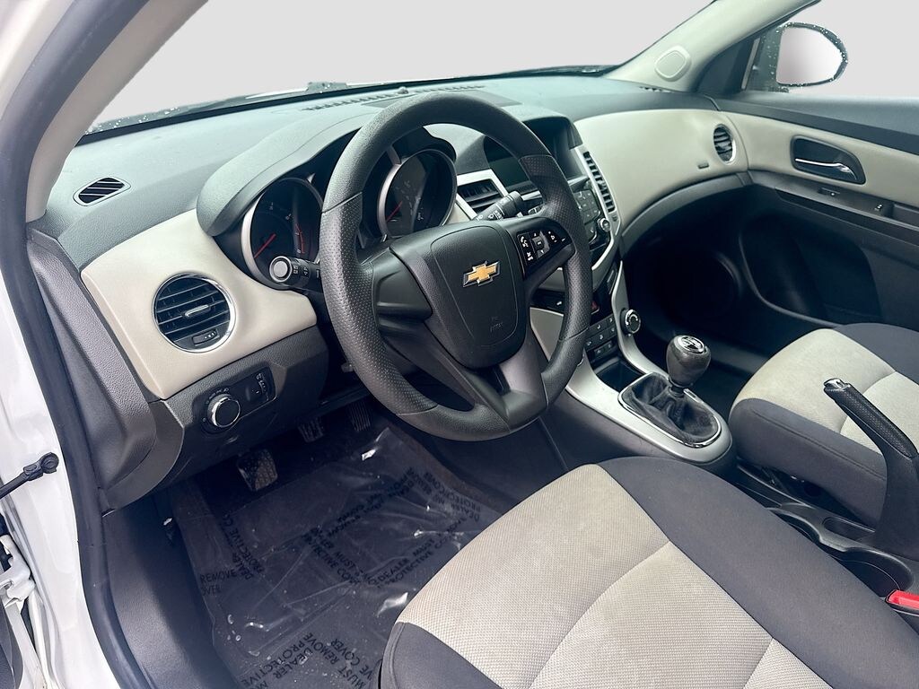 Used 2015 Chevrolet Cruze LS Manual Sedan