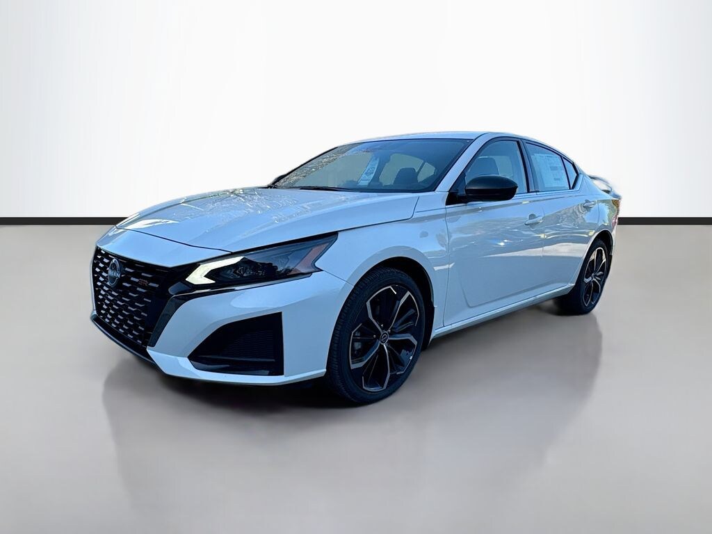 New 2025 Nissan Altima SR Sedan