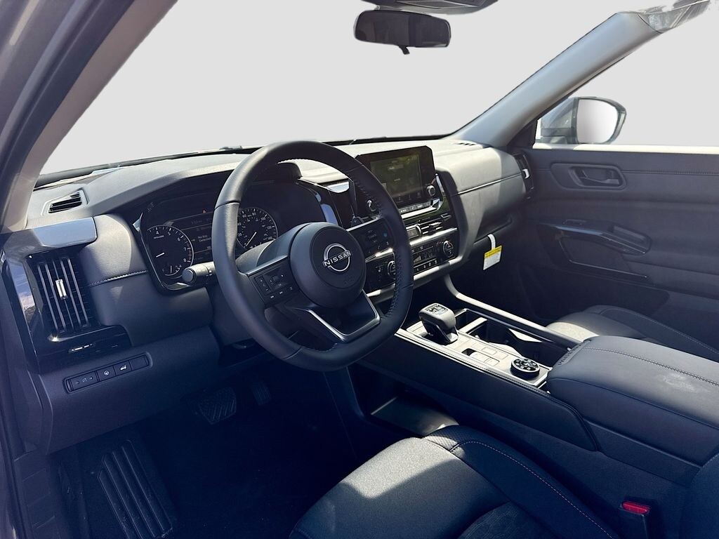 New 2025 Nissan Pathfinder SV SUV