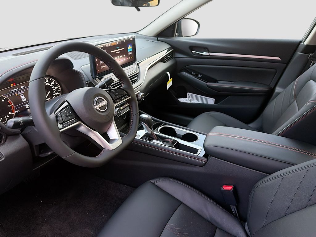 New 2025 Nissan Altima SR Sedan