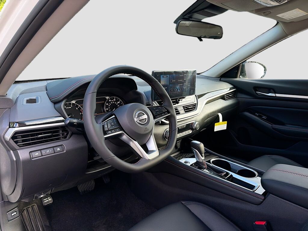 New 2025 Nissan Altima SR Sedan