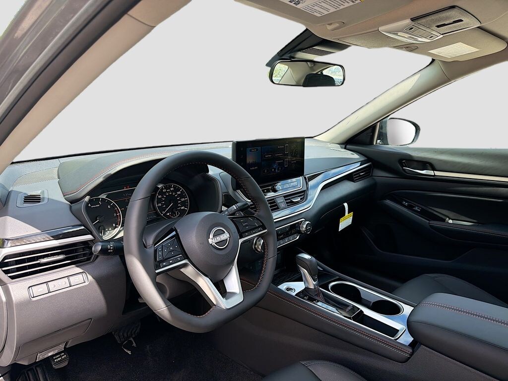 New 2025 Nissan Altima SR Sedan