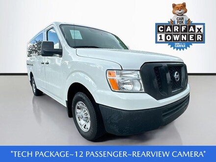 2017 Nissan NV Passenger NV3500 HD SV V6 Van Passenger Van