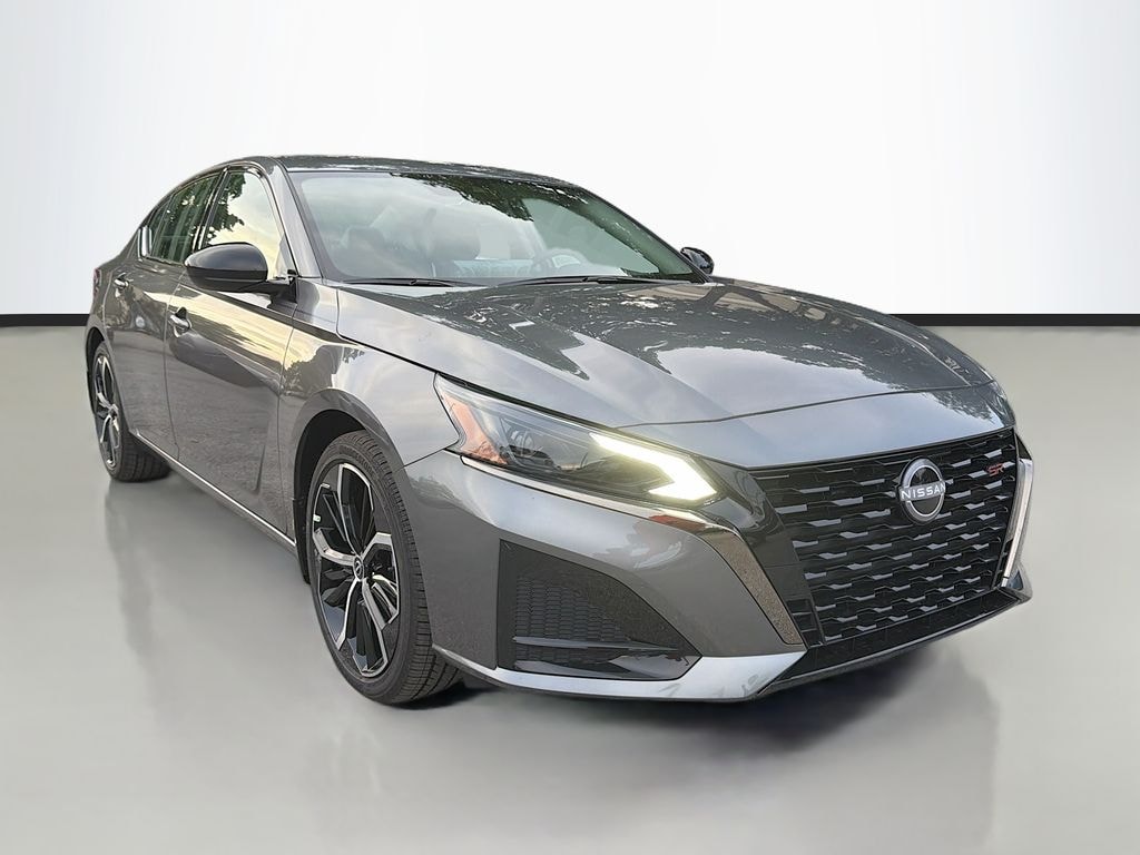 New 2025 Nissan Altima SR Sedan