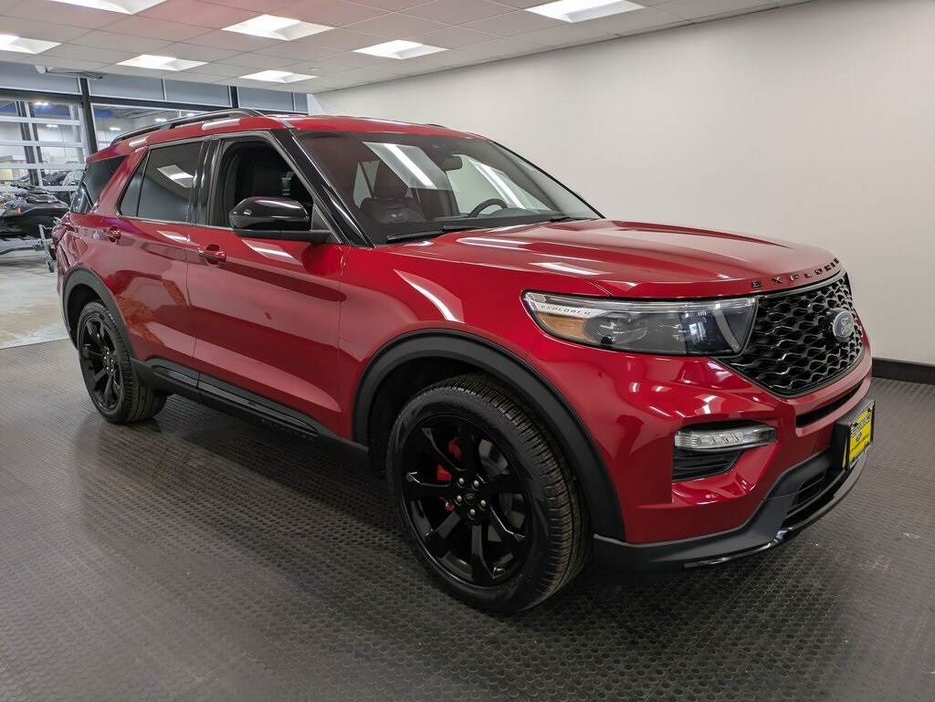 2022 Ford Explorer ST photo 3