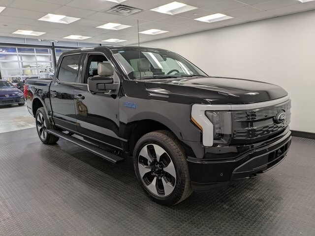 2024 Ford F-150 Lightning Platinum photo 2