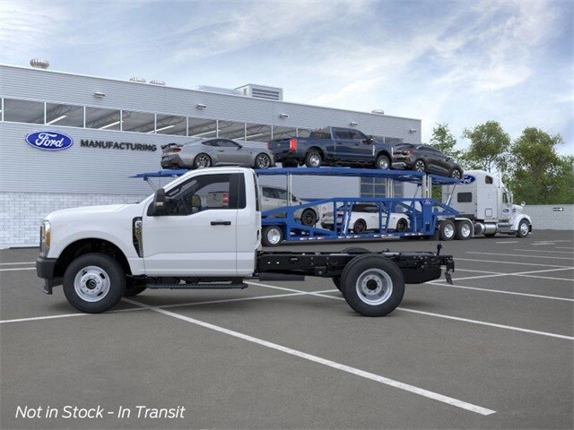 2026 Ford F-350 photo 2