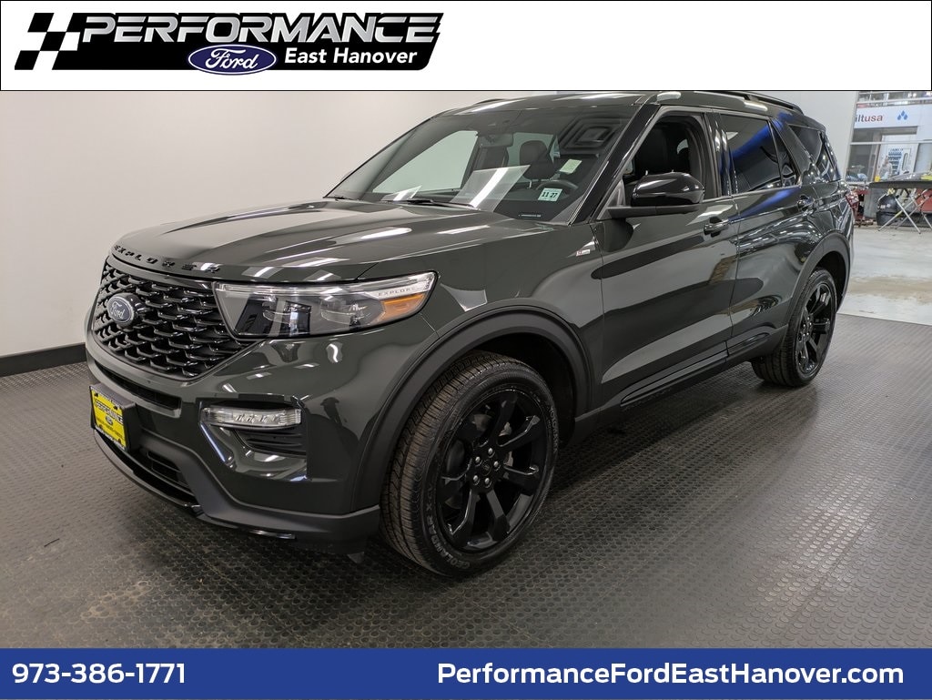 2022 Ford Explorer ST-LINE's photo