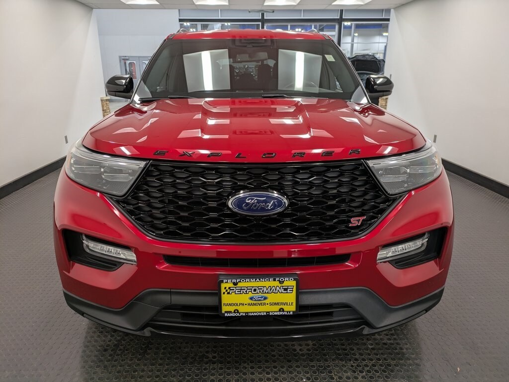 2022 Ford Explorer ST photo 2