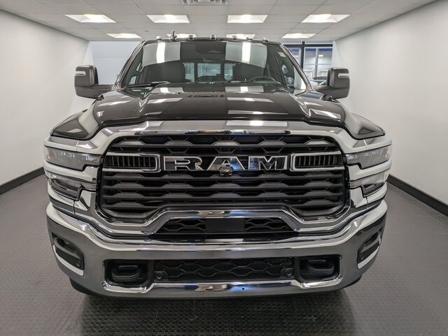 2025 Ram 2500 Tradesman photo 2