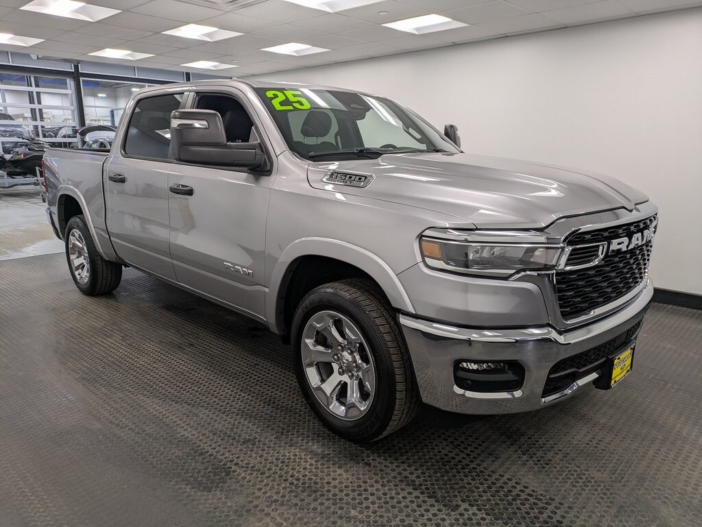 2025 Ram 1500 Lone Star photo 3