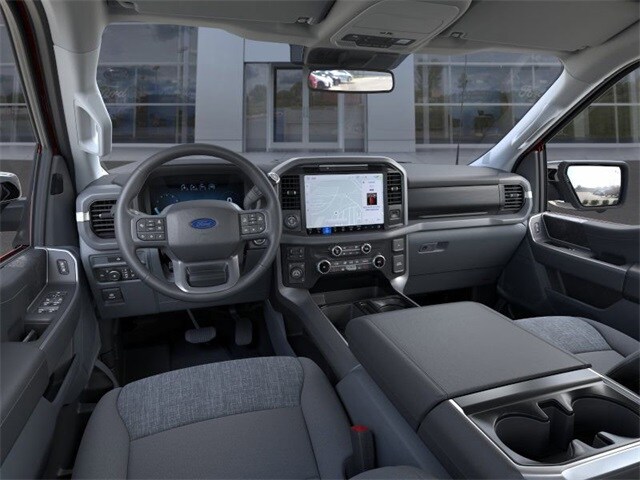 2025 Ford F-150 XLT photo 3