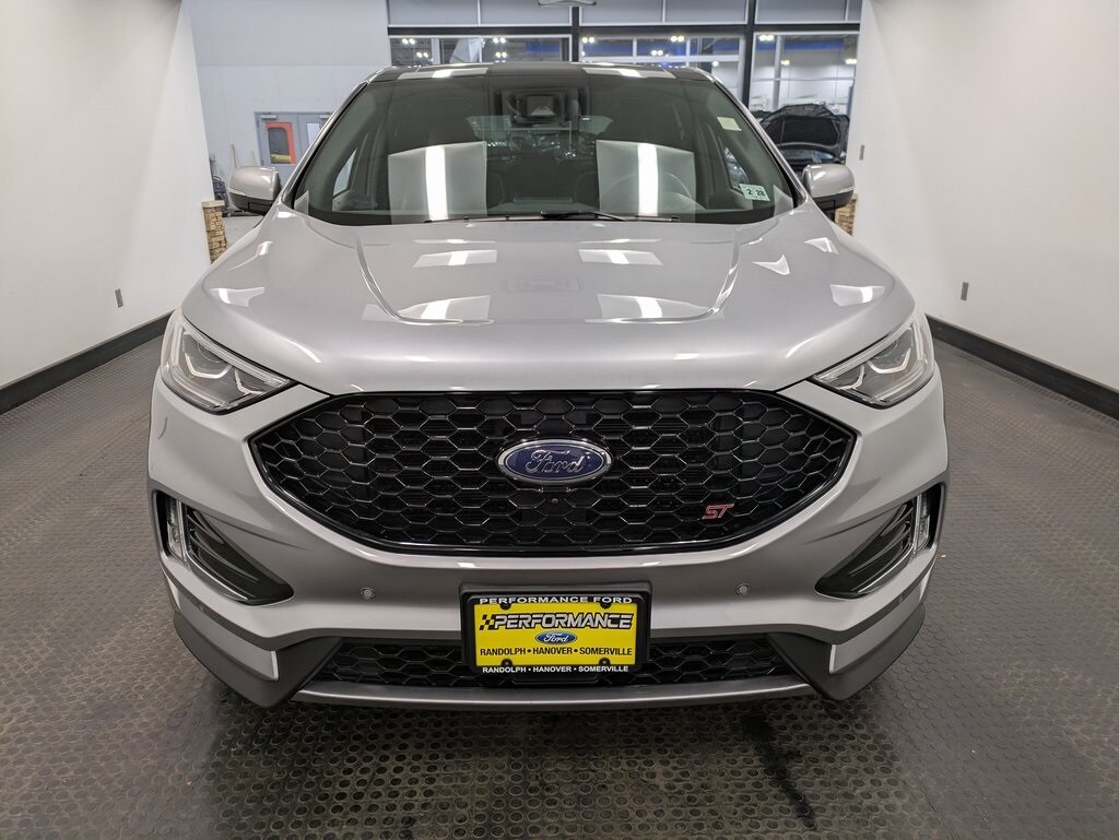 2022 Ford Edge ST photo 2