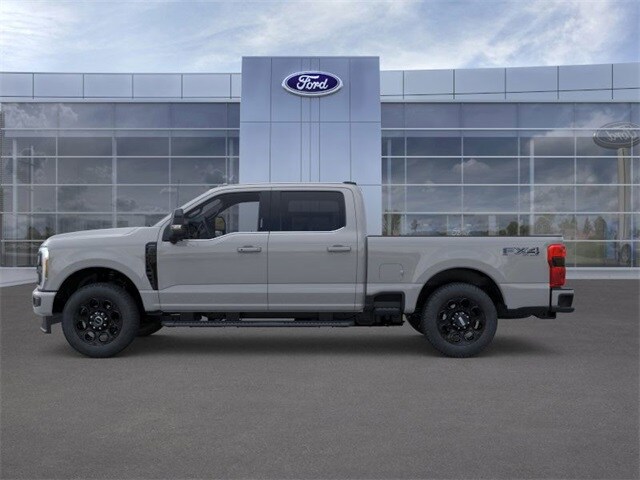 2025 Ford F-350 Lariat photo 3