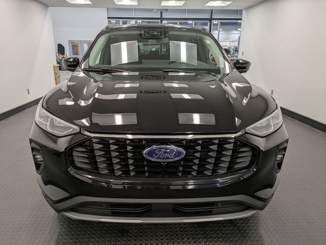 2024 Ford Escape Platinum photo 2