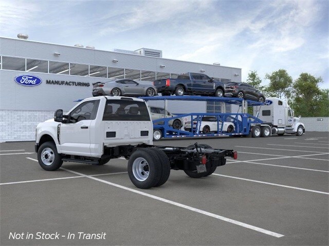2026 Ford F-350 photo 3