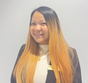 Staff member Linda Sung from ID_61f6175a1f54