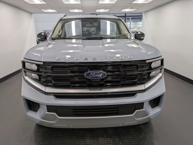 2025 Ford Expedition Platinum photo 2
