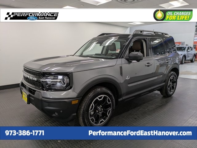 2025 Ford Bronco Sport Outer Banks's photo