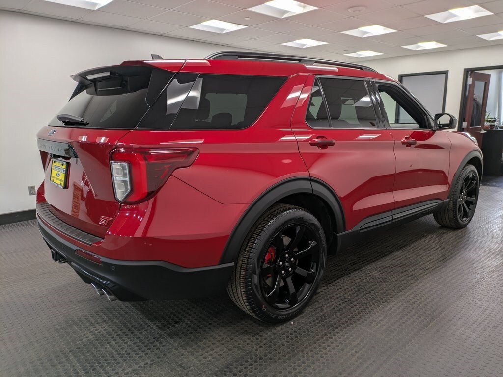 2022 Ford Explorer ST photo 4