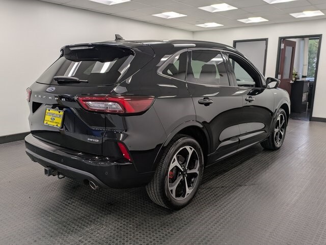 2023 Ford Escape ST-Line Select photo 4