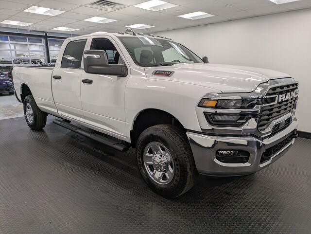 2025 Ram 2500 Tradesman photo 3