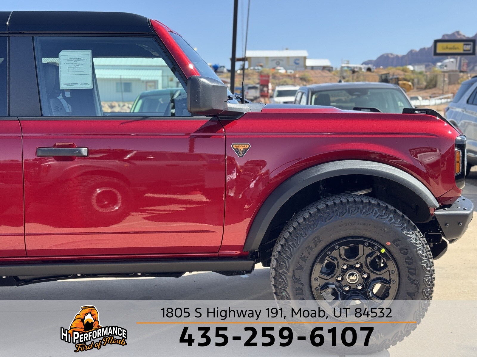 2025 Ford Bronco Badlands photo 2