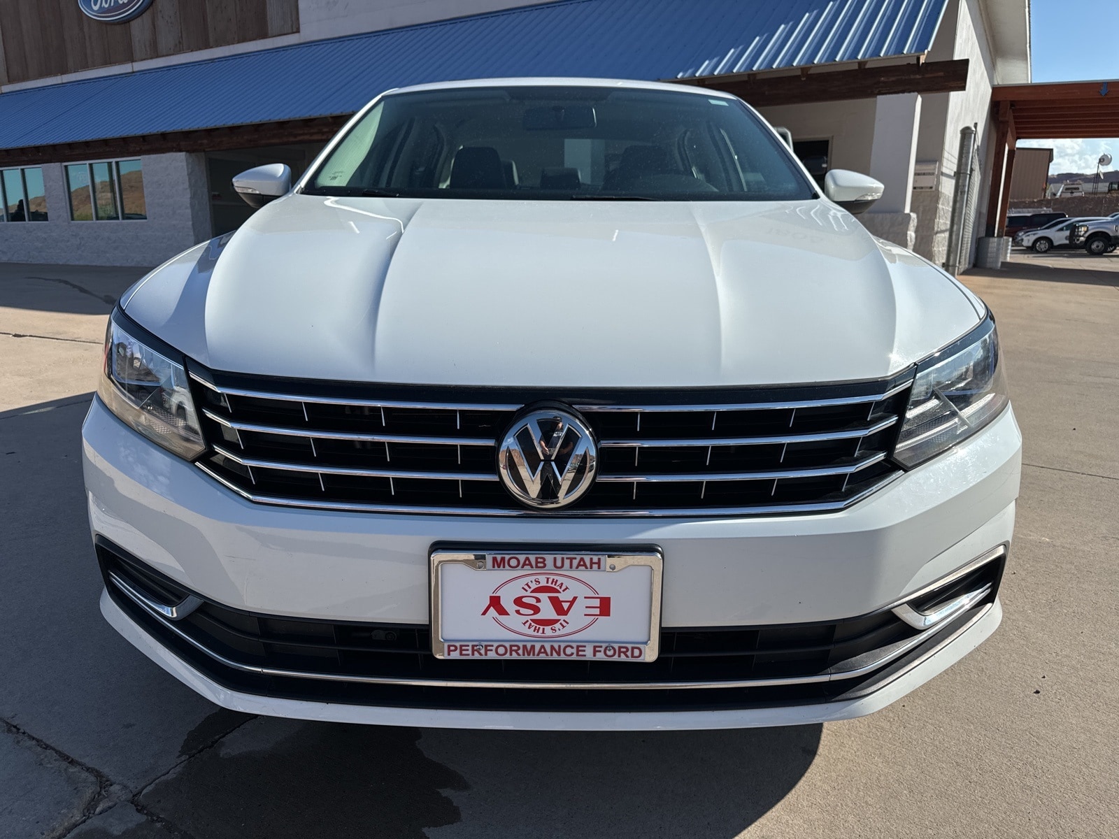 Used 2018 Volkswagen Passat SE with VIN 1VWBA7A32JC042898 for sale in Moab, UT