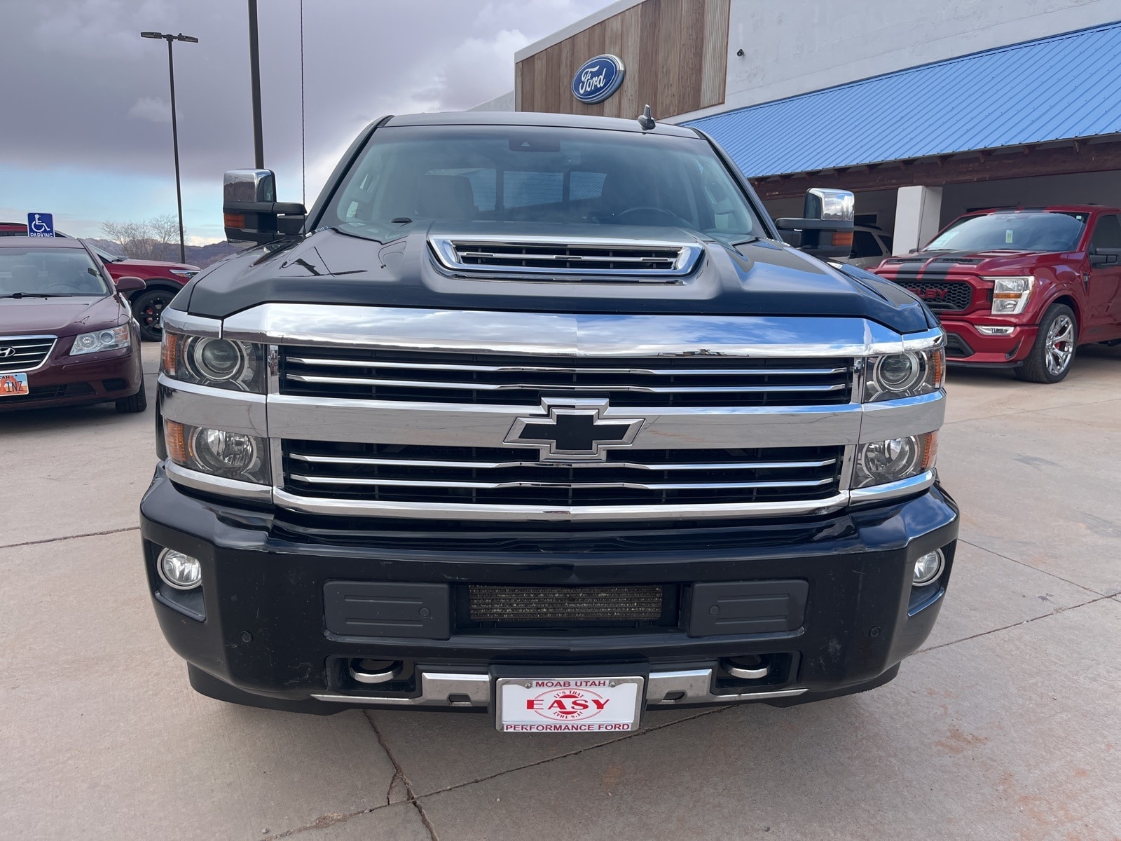 Used 2017 Chevrolet Silverado 2500HD High Country with VIN 1GC1KXEY4HF226492 for sale in Moab, UT