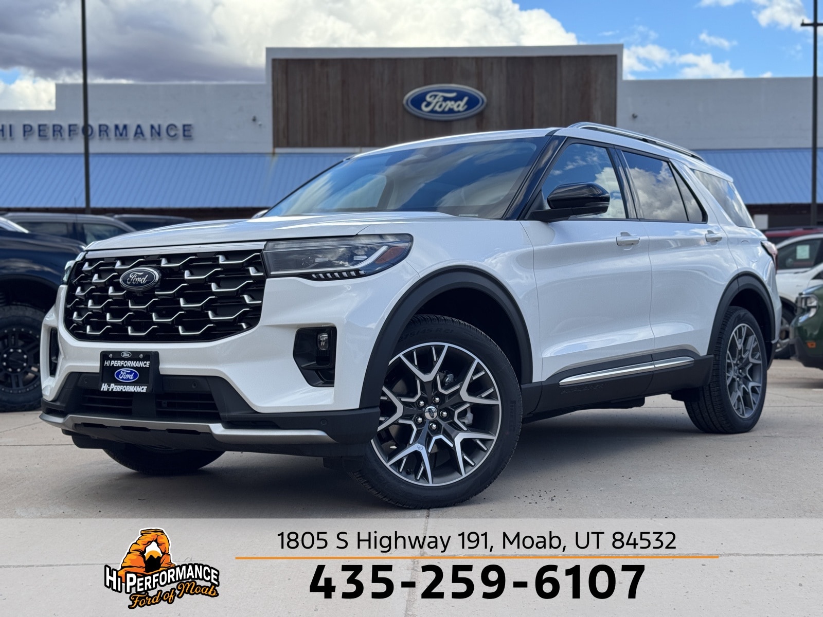 2025 Ford Explorer Platinum's photo