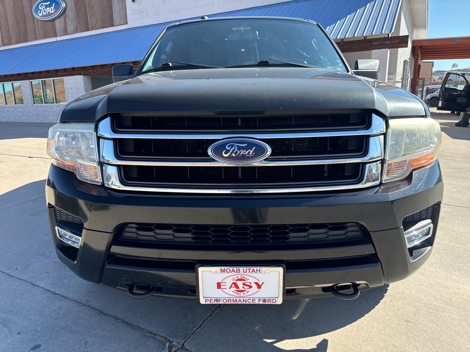 Used 2016 Ford Expedition XLT with VIN 1FMJU1JT5GEF32098 for sale in Moab, UT