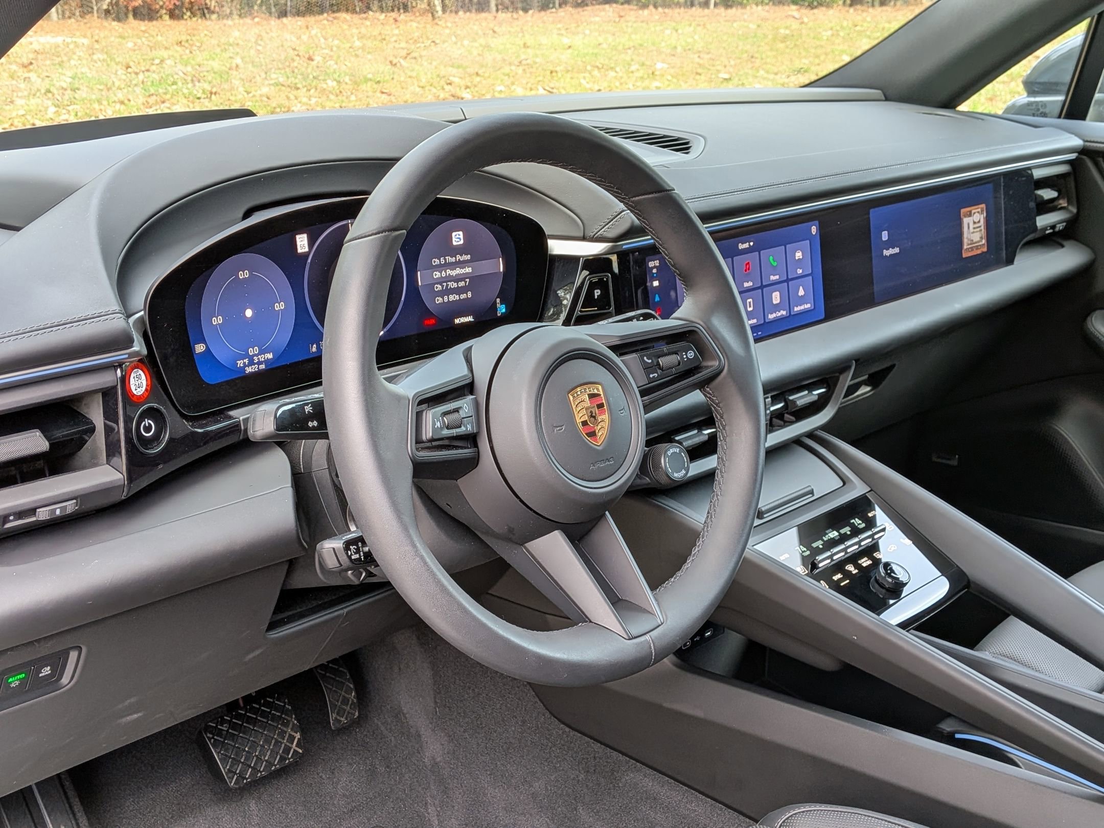 2025 Porsche Macan Electric photo 3