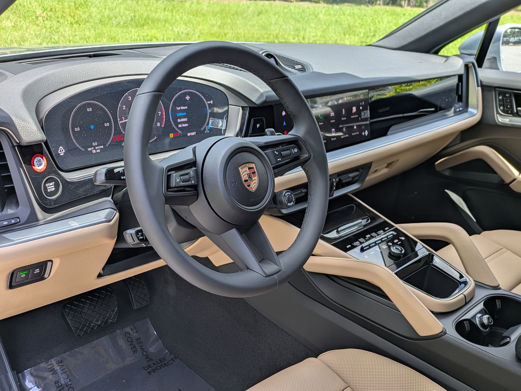 2025 Porsche Cayenne Coupe photo 3