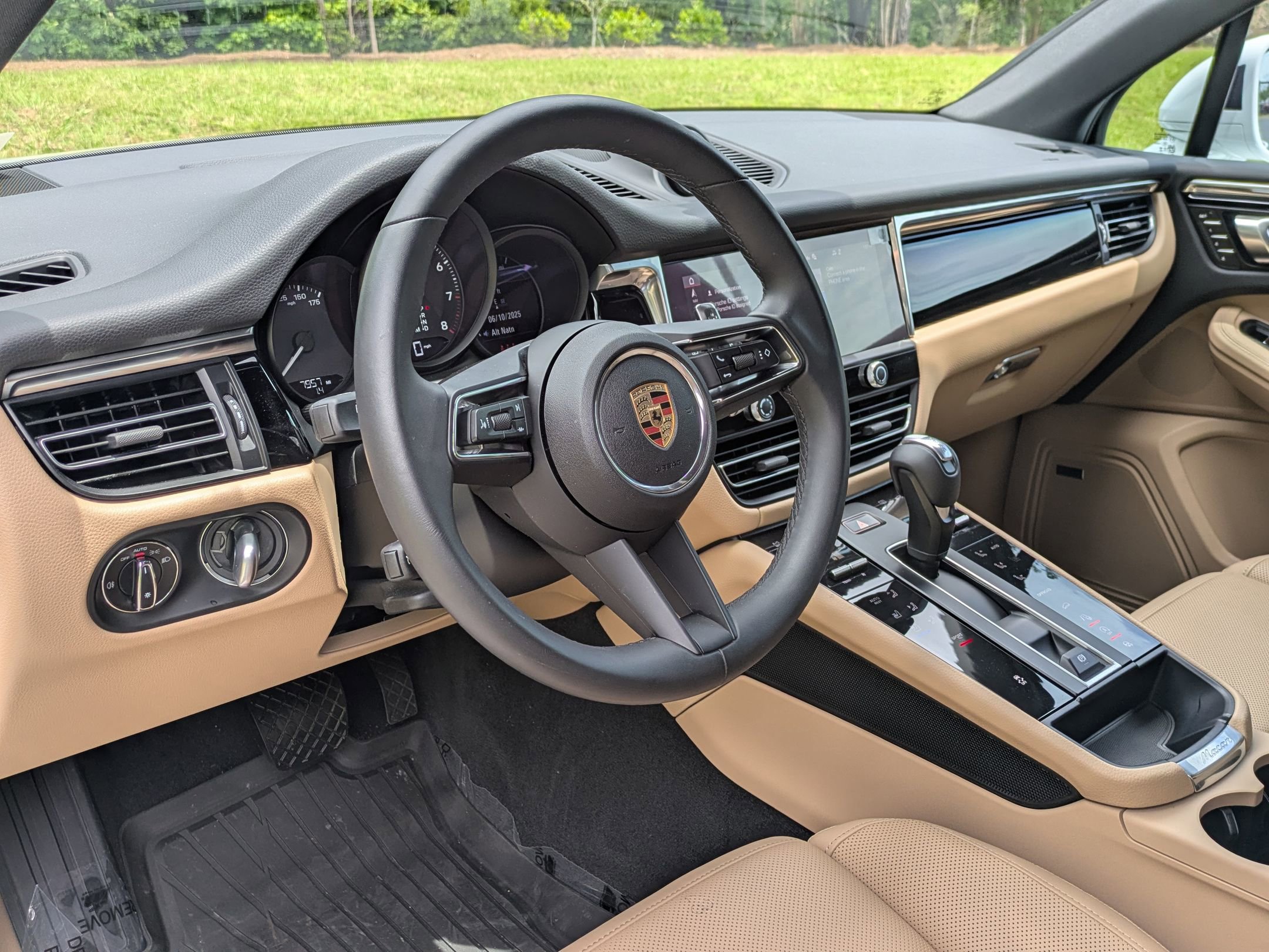 2024 Porsche Macan photo 4