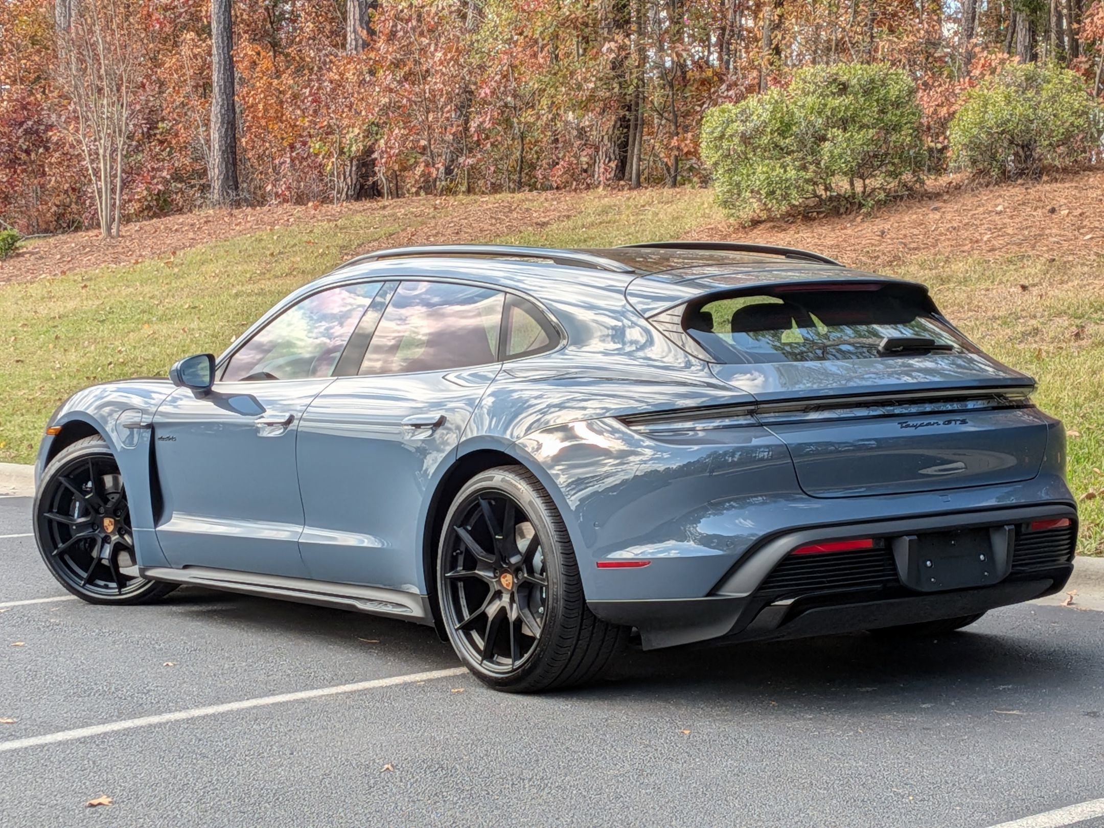 2026 Porsche Taycan GTS Sport Turismo photo 3