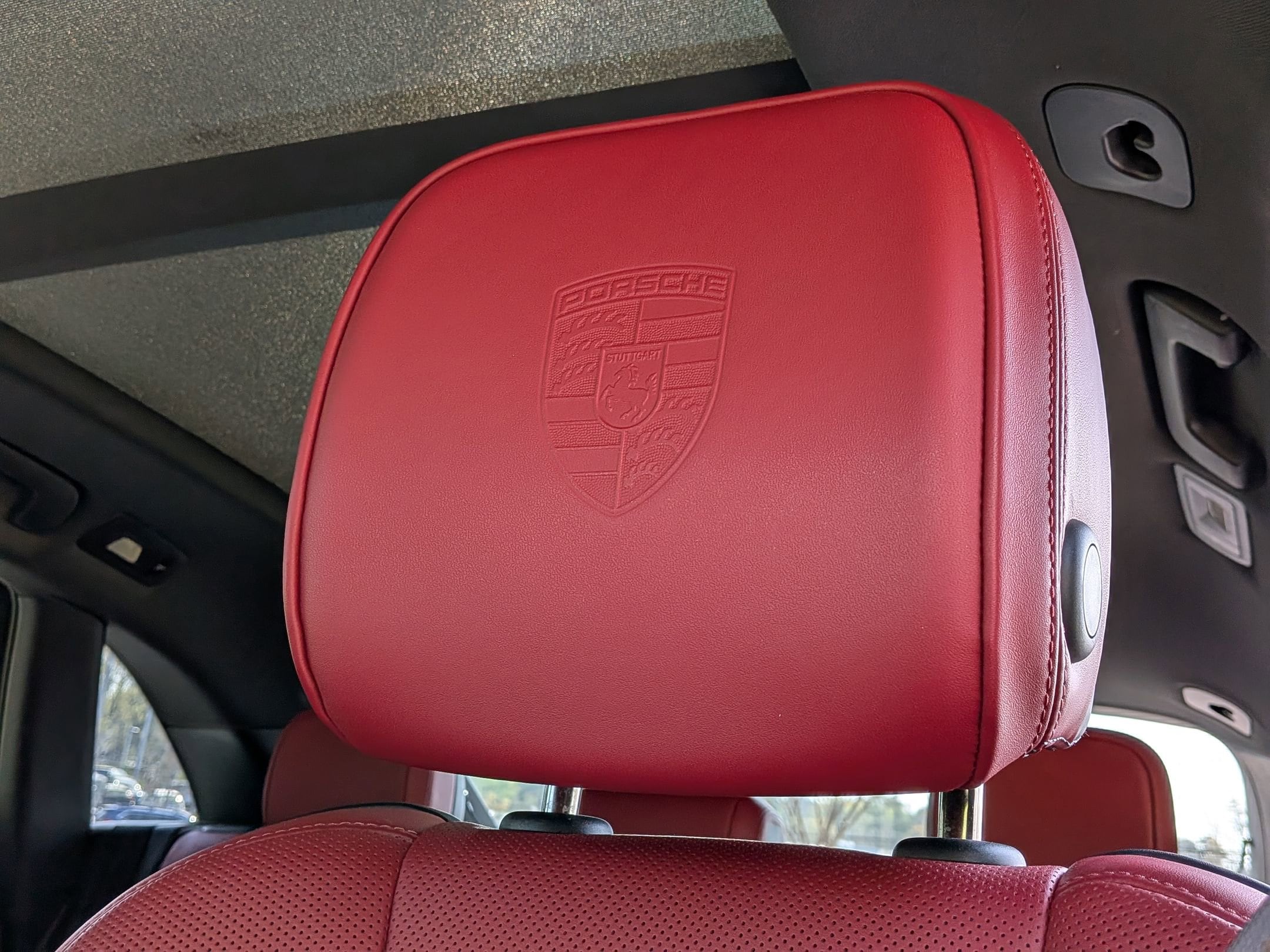 2025 Porsche Macan photo 5