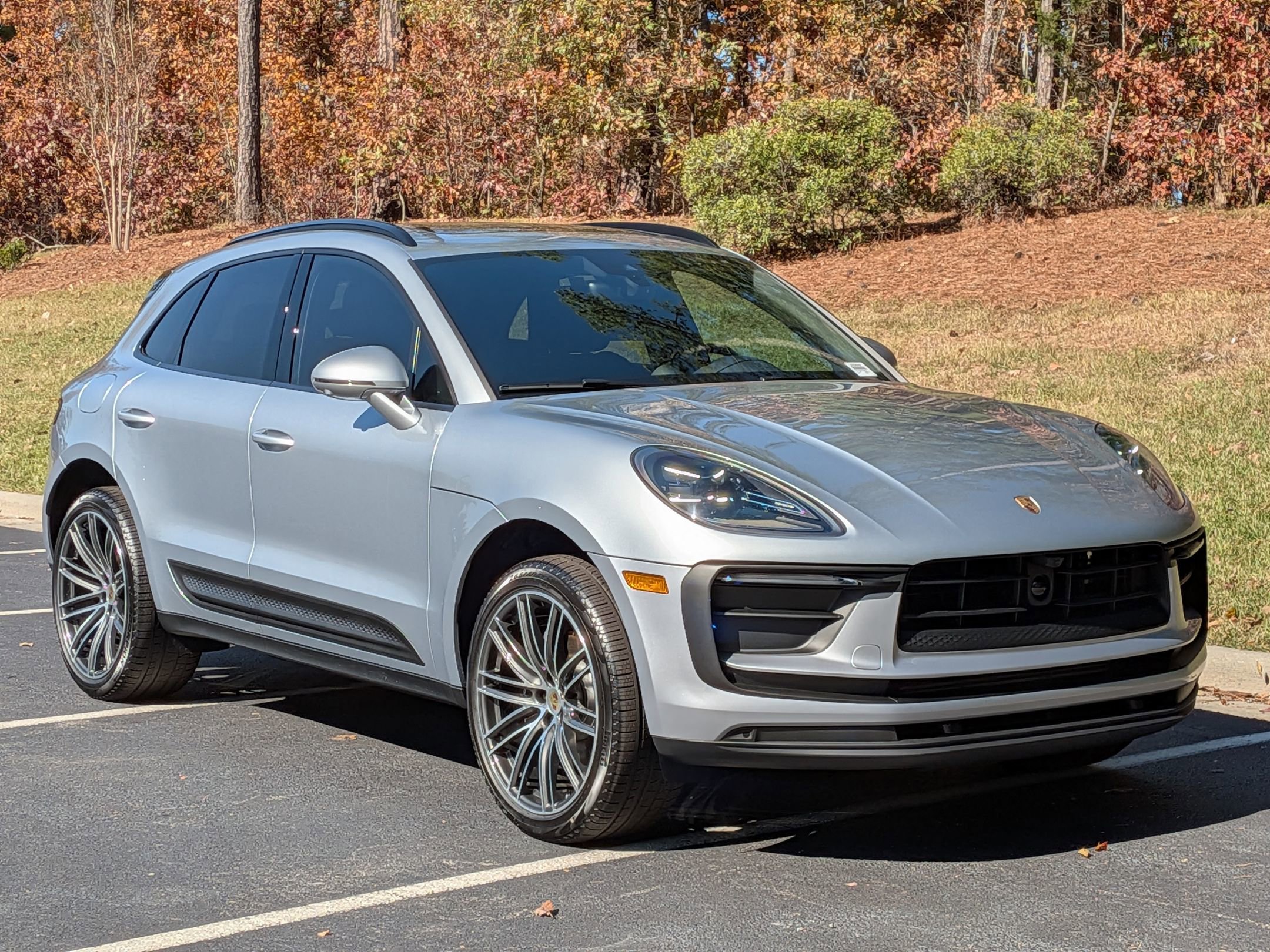 2026 Porsche Macan T - Photo 32