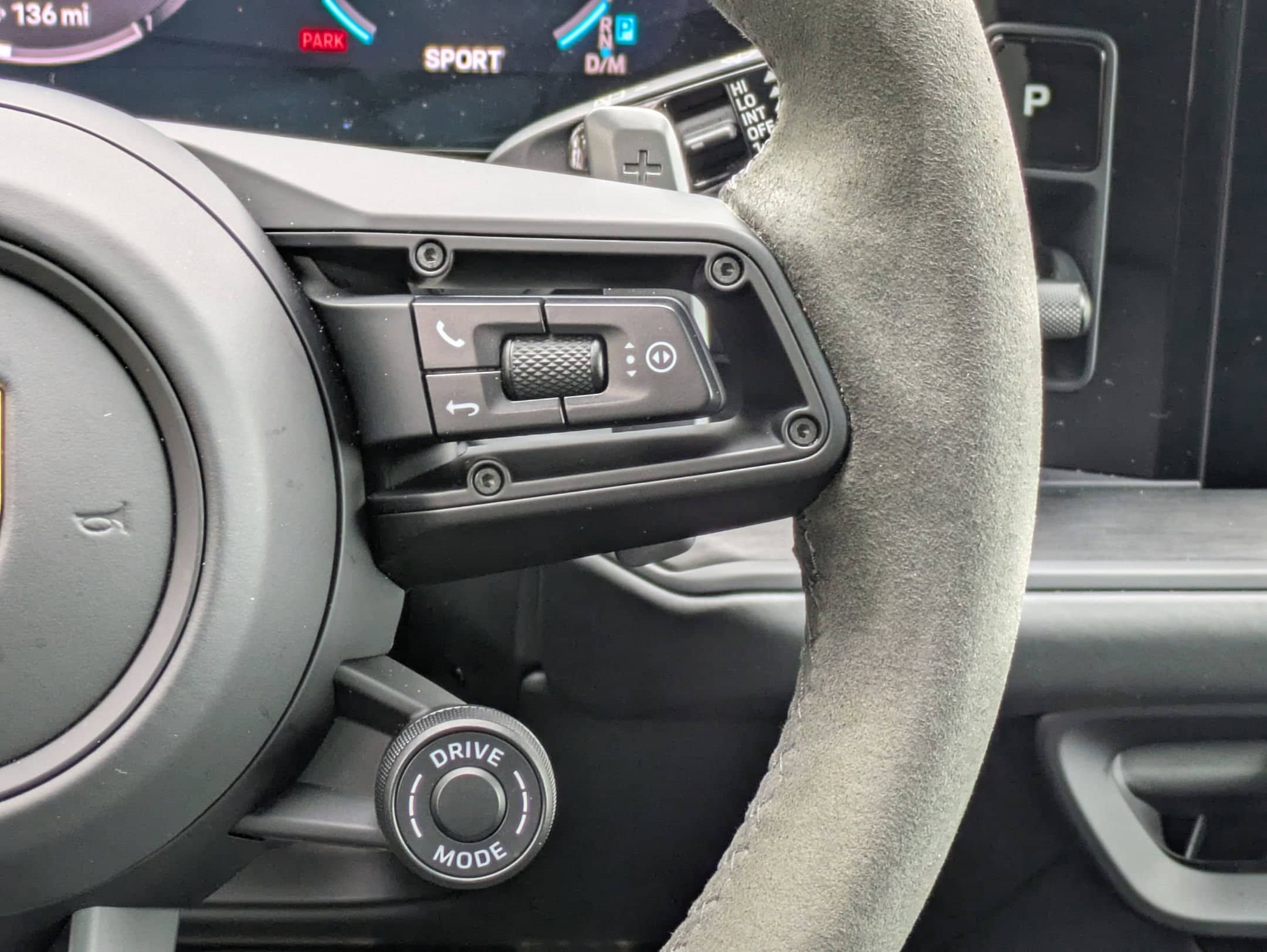 2025 Porsche Cayenne GTS photo 3