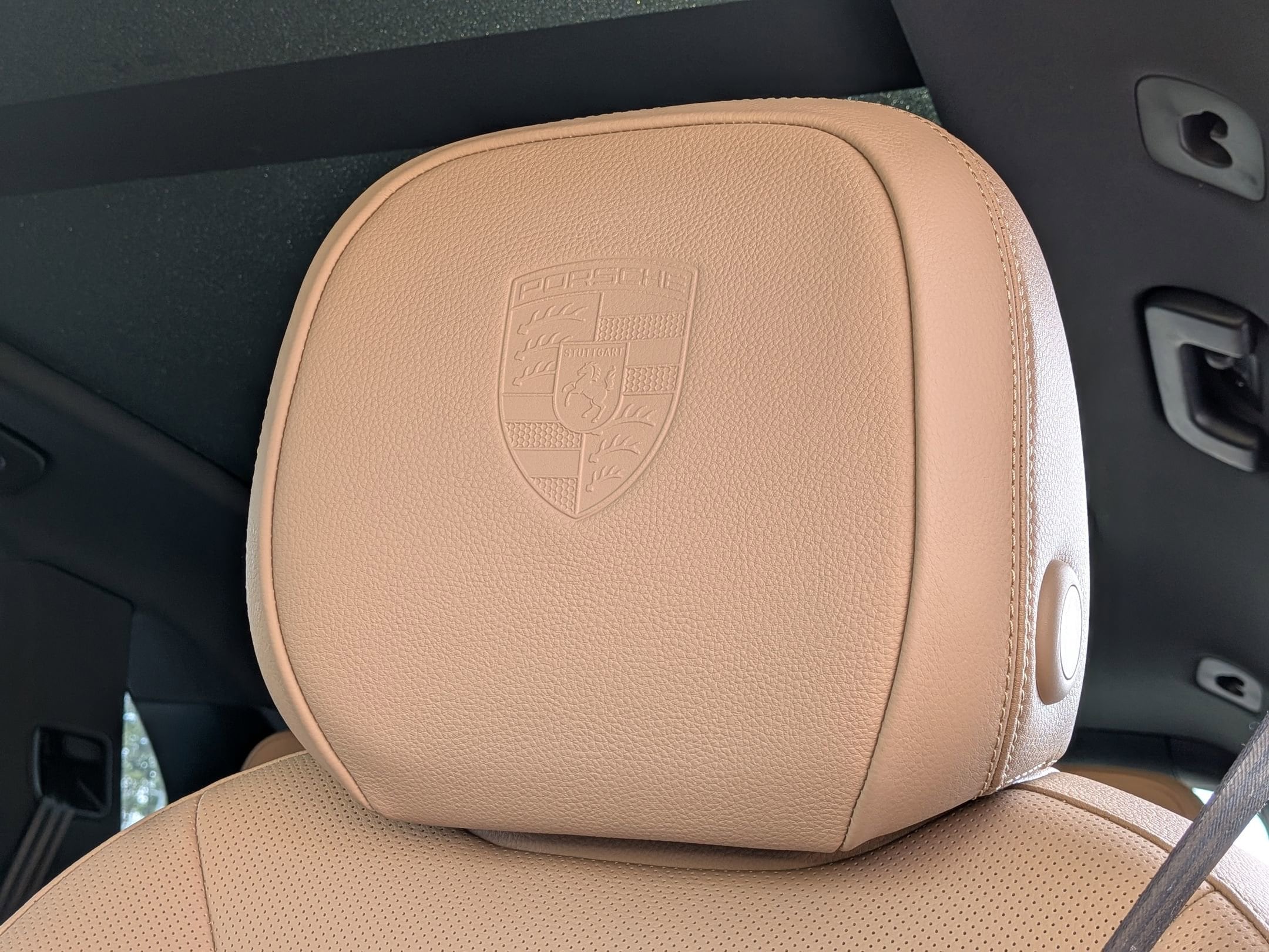 2026 Porsche Cayenne S photo 5